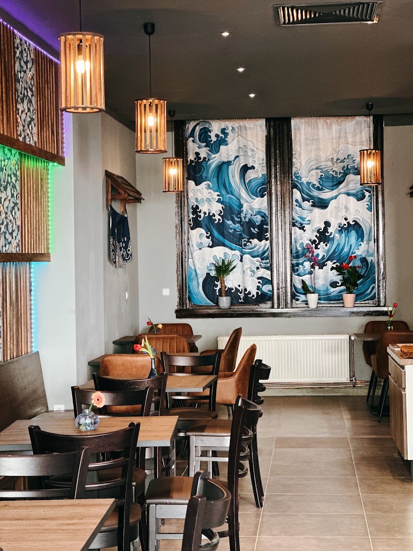 Oishii Sushi and Asia Kitchen · Fotos 1
